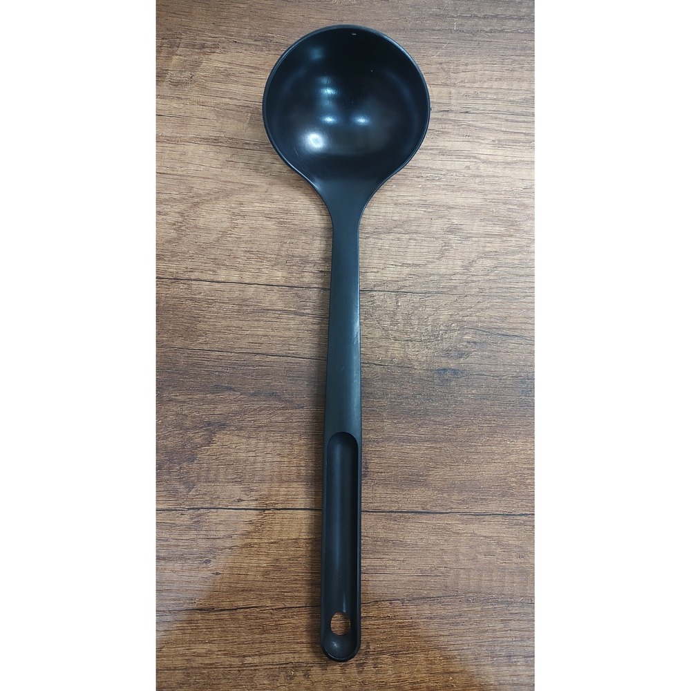 Tupperware Black Ladle 1816 U81